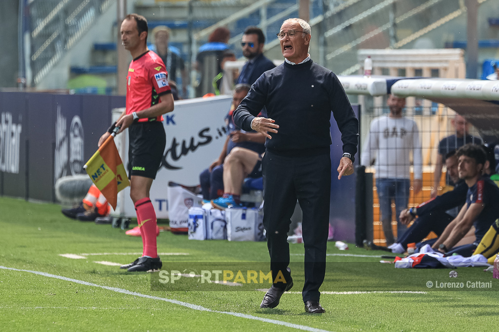 Mister Claudio Ranieri in panchina in Parma Cagliari 2 1 34a giornata Serie B 2022 2023