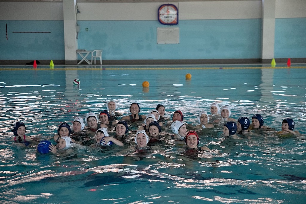 Tutti in acqua nella piscina dello Sport Center Parma