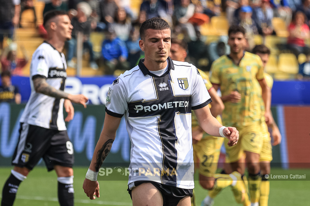 Valentin Mihaila in Parma Cagliari 2 1 34a giornata Serie B 2022 2023