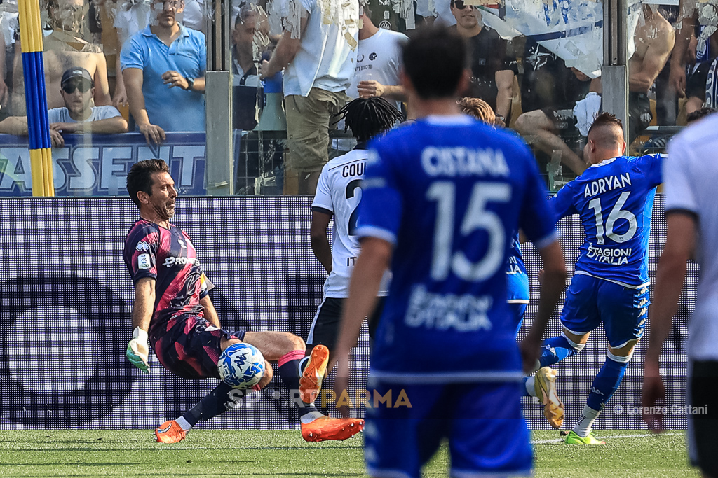 Buffon esce sul tiro di Adryan Parma Brescia 2 0 36a giornata Serie B 2022 2023