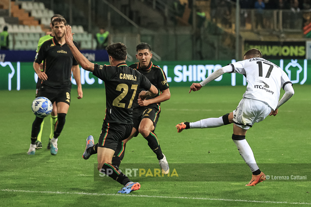 Parma Venezia 2 1 38a giornata Serie B 2022 2023 tiro di Zanimacchia