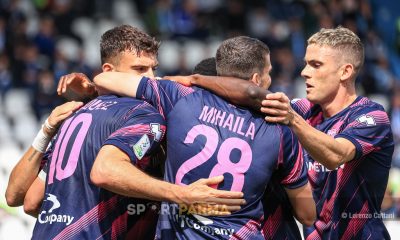 Spal Parma 0 1 37a giornata Serie B 2022 2023 abbraccio di gruppo