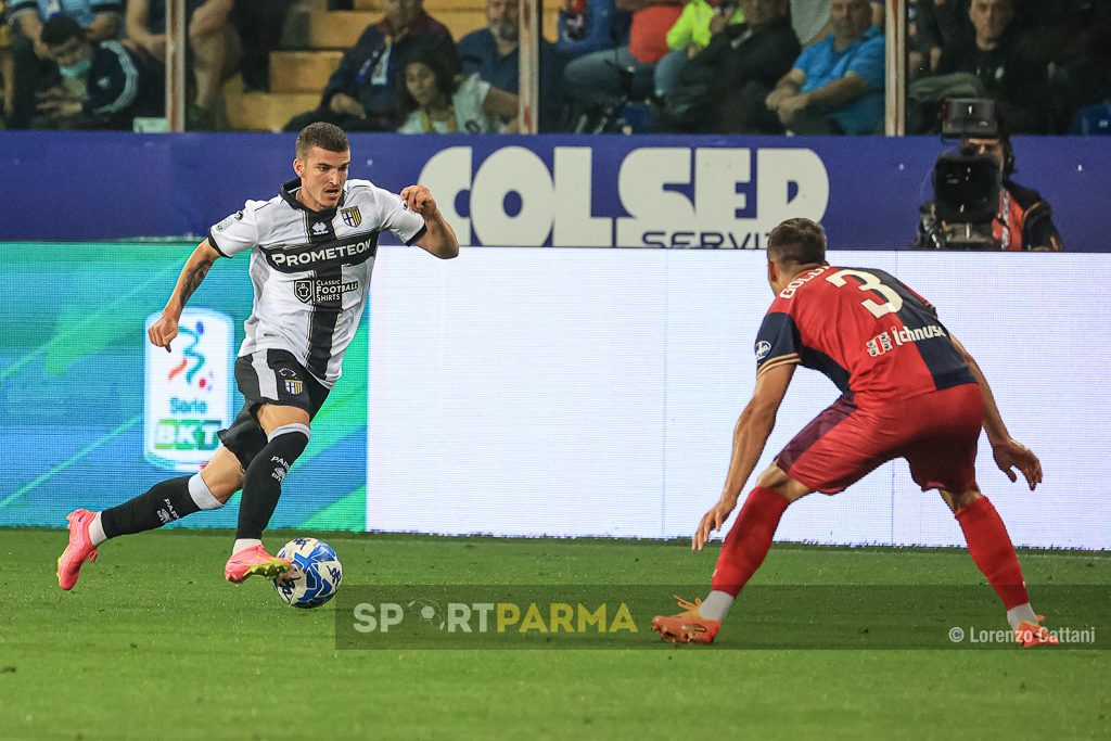 Parma Cagliari 0 0 semifinale ritorno playoff Serie B 2022 2023 Valentin Mihaila in velocita