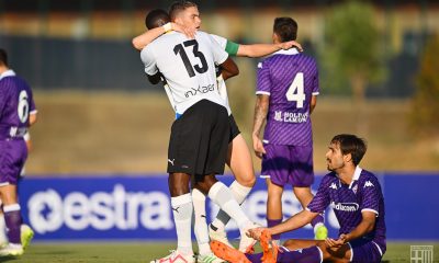Abbraccio tra Bonny ed Estevez nellamichevole Fiorentina Parma 1 1 pre season 20232024
